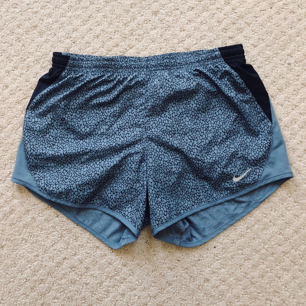 Nike Dri Fit Tempo Shorts | Grey Pebble Pattern